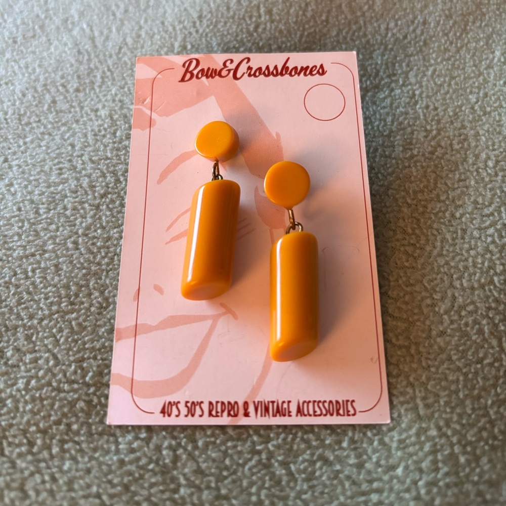 Bow & Crossbones earrings